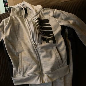 Nike boys 2T set